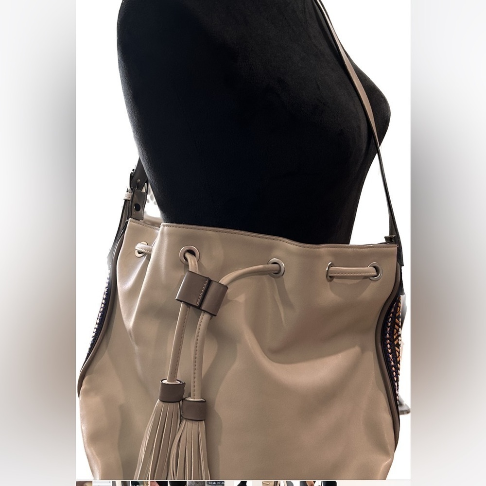 Urban Originals gray Bucket Bag drawstring opening/woven multicolor sides - Picture 3 of 12